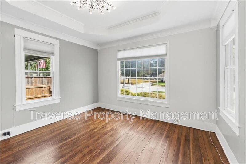Fort Worth House: 1816 Washington Ave