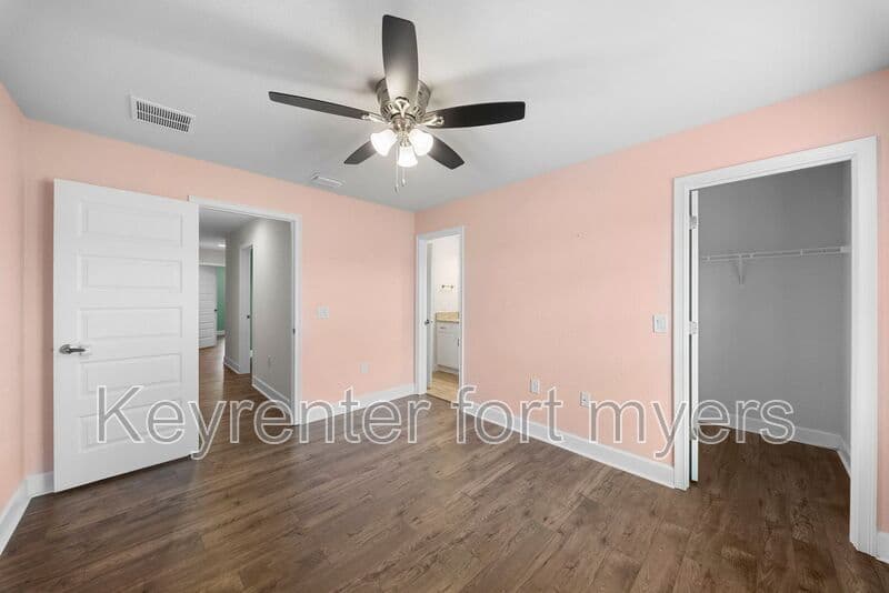 Lehigh Acres House: 490 Windermere Dr