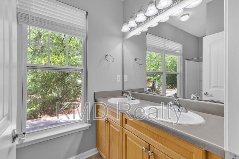 Charlotte Townhome: 15402 St Christopher Court