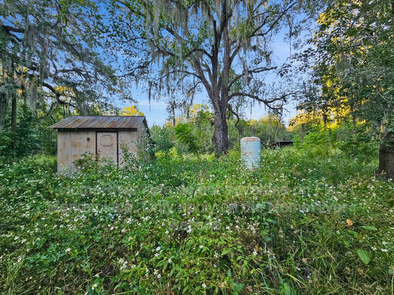 Spring Hill House: 15211 Todd Trl