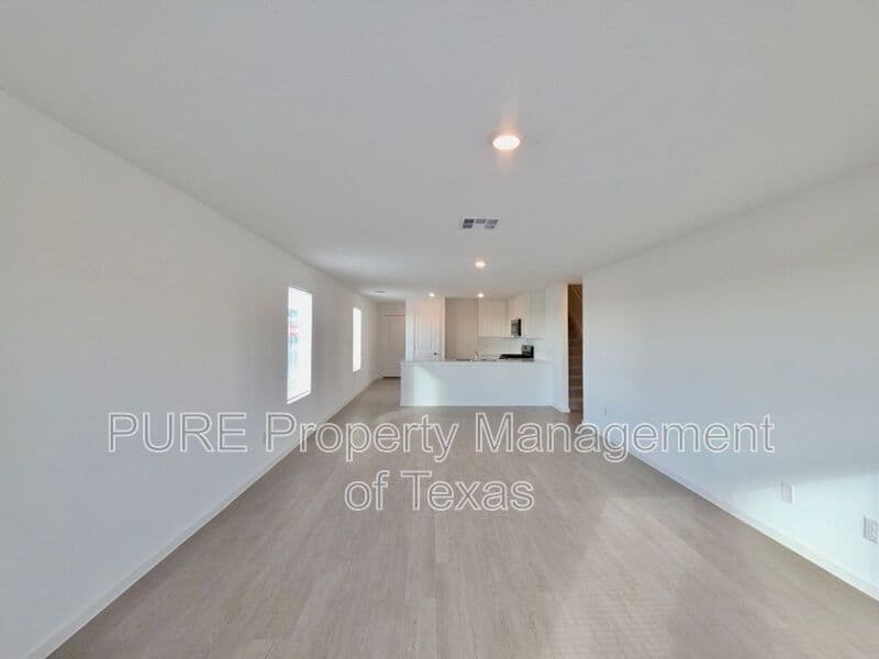 Hutto House: 233 Streaking Star Drive