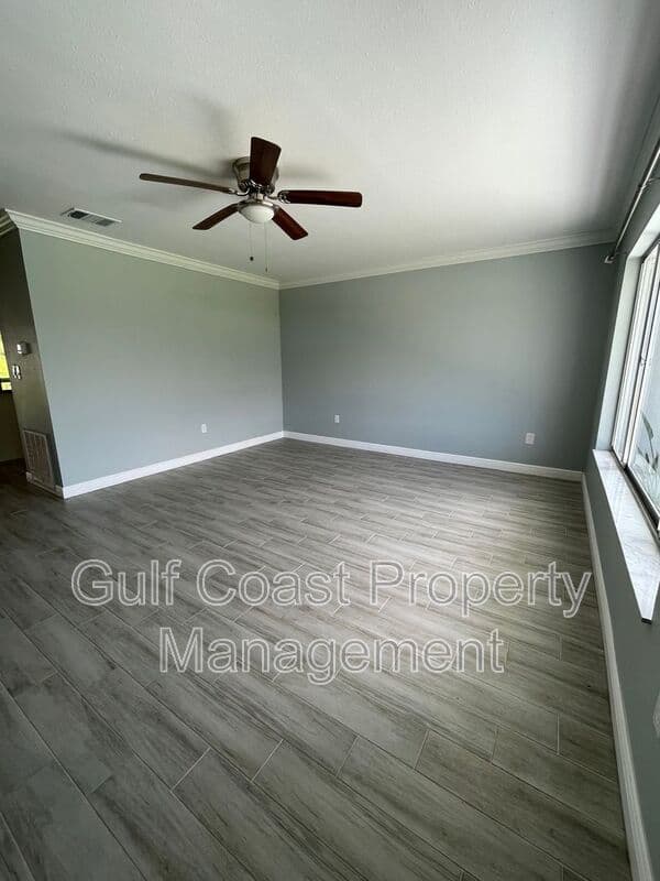 North Port House: 3365 Avanti Circle