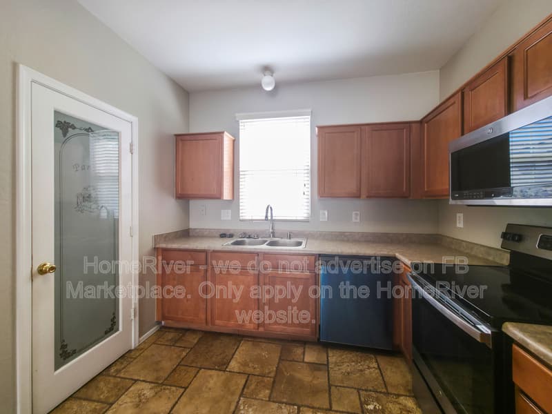 Phoenix House: 5148 W Fulton St