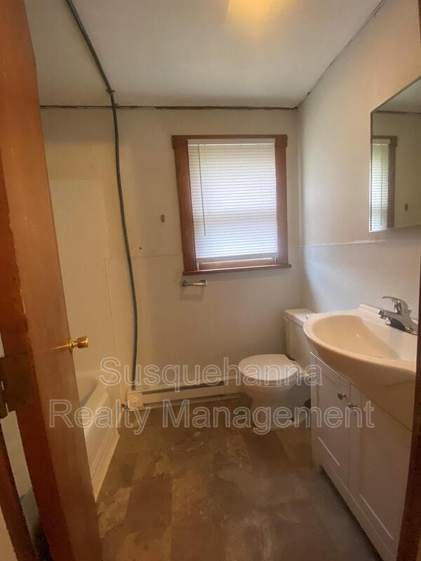 Jonestown House: 1 Old Route 22 #1