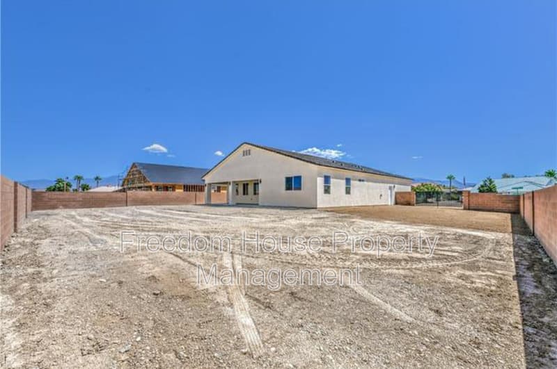 Pahrump House: 6380 Waterford Street