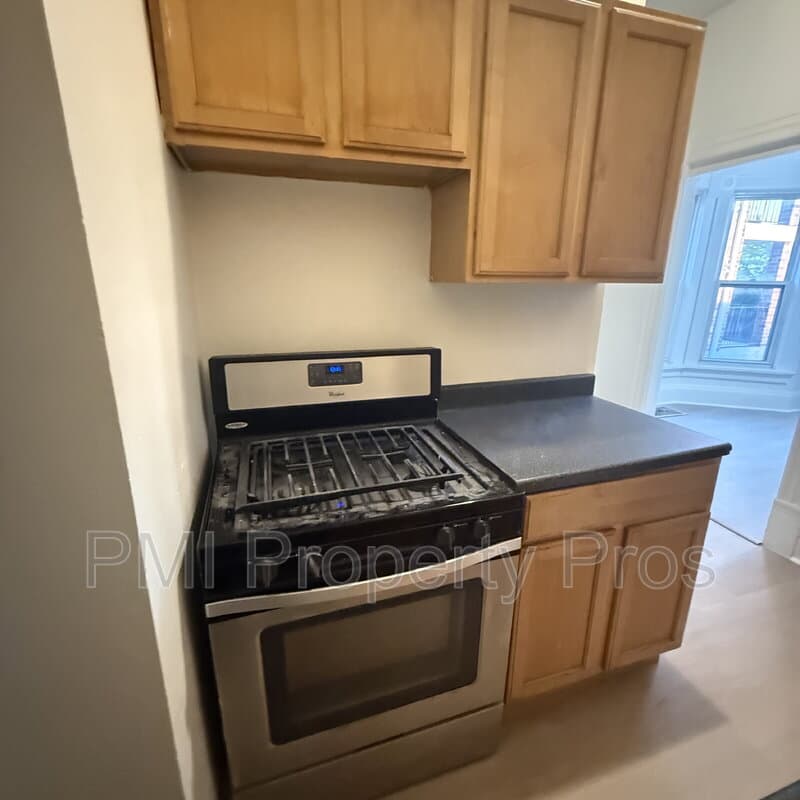 Milwaukee Condo: 2016 W Clybourn St