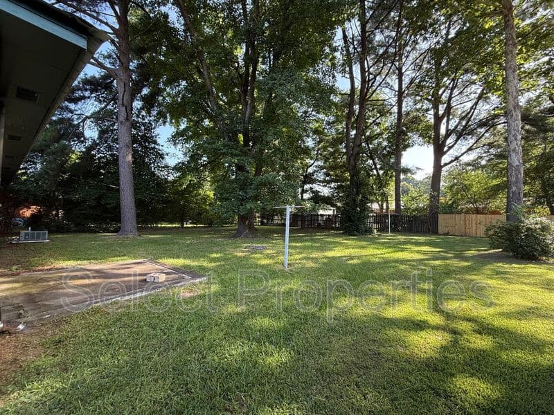 Jonesboro House: 1104 Gee Street