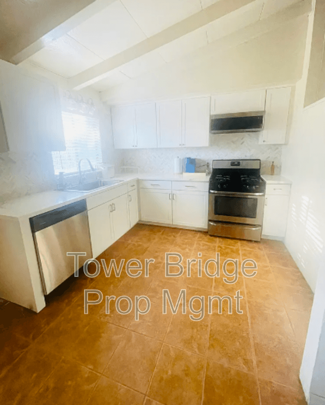 Sacramento House: 5936 41st Street