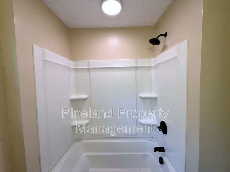 Raeford House: 602 Lewis Street
