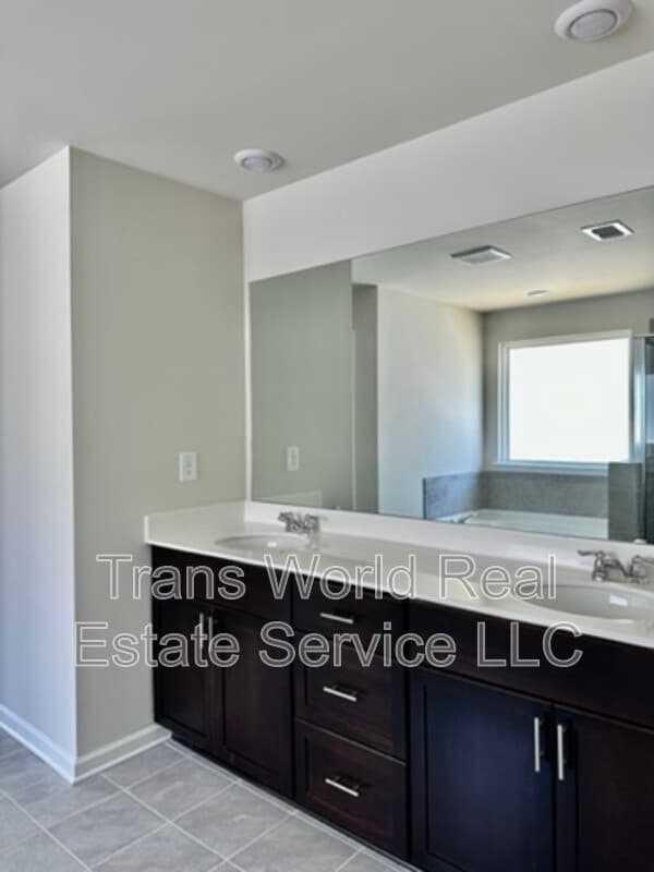 Braselton House: 5950 Green Ash