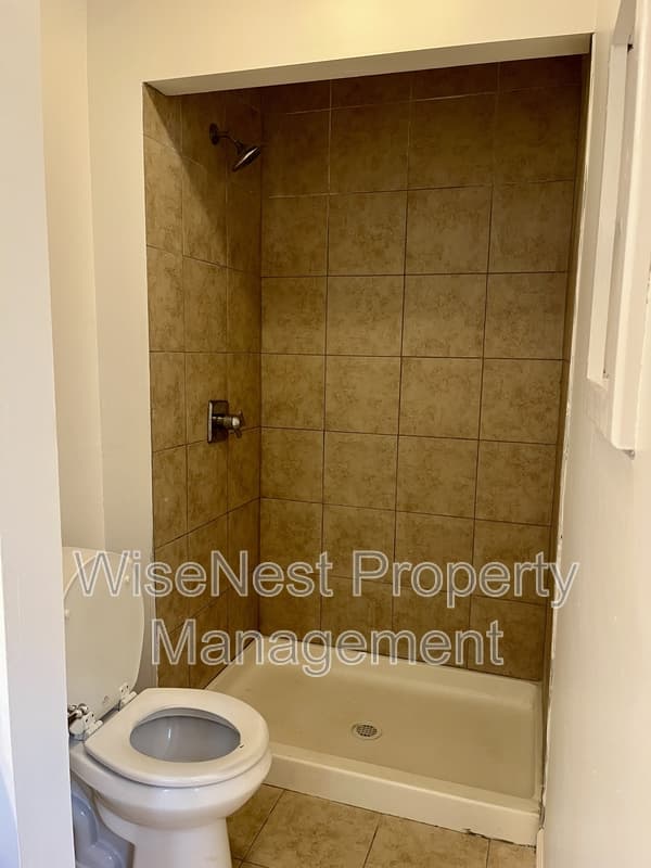 Olathe House: 1920 East 153rd Terrace
