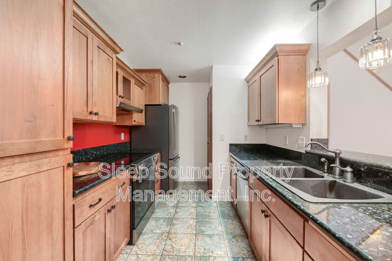 Portland Condo: 201 N Hayden Bay Dr