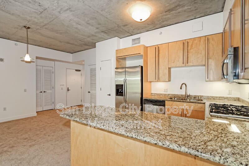 San Diego House: 801 Ash St.