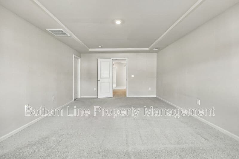Durham Townhome: 5811 Woodlawn Dr