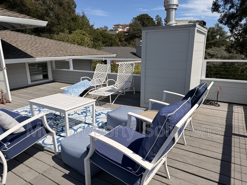 Mill Valley House: 74 Bay Vista Drive