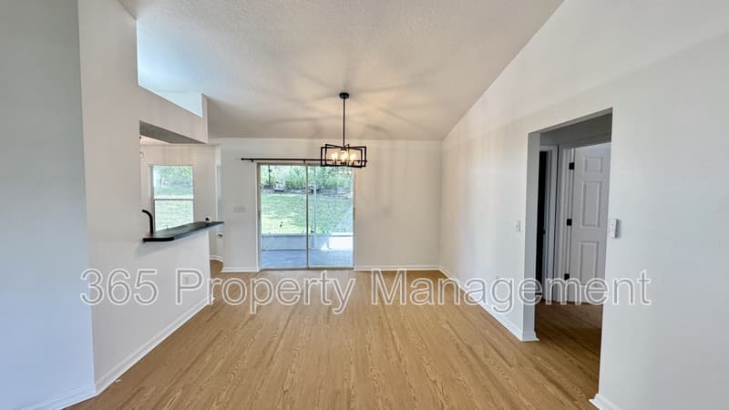 Spring Hill House: 12175 Katherwood Street