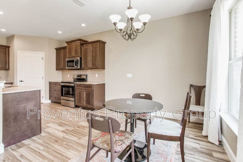 Mary Esther House: 215 Green Dr