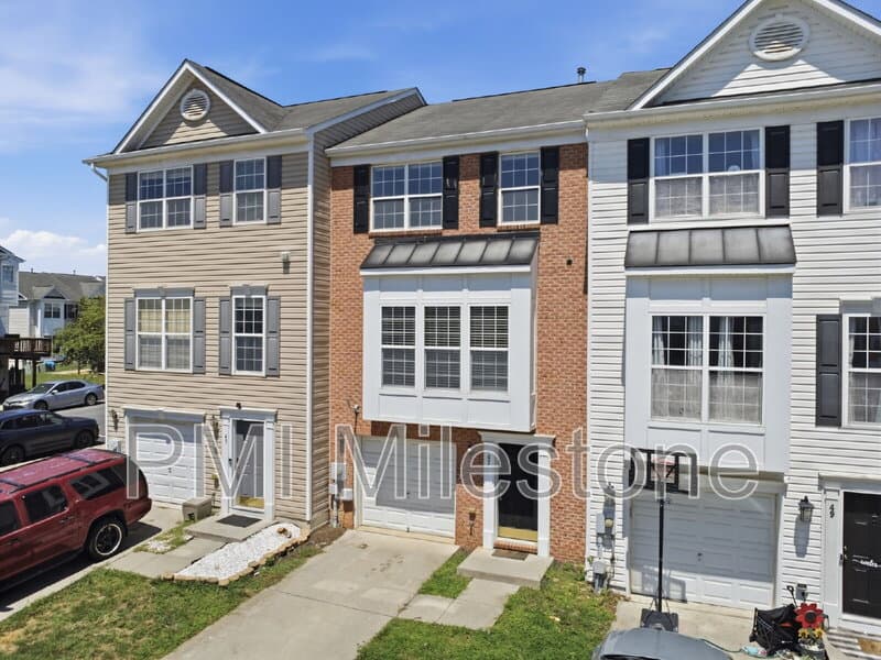 Inwood Townhome: 47 Hokes Run
