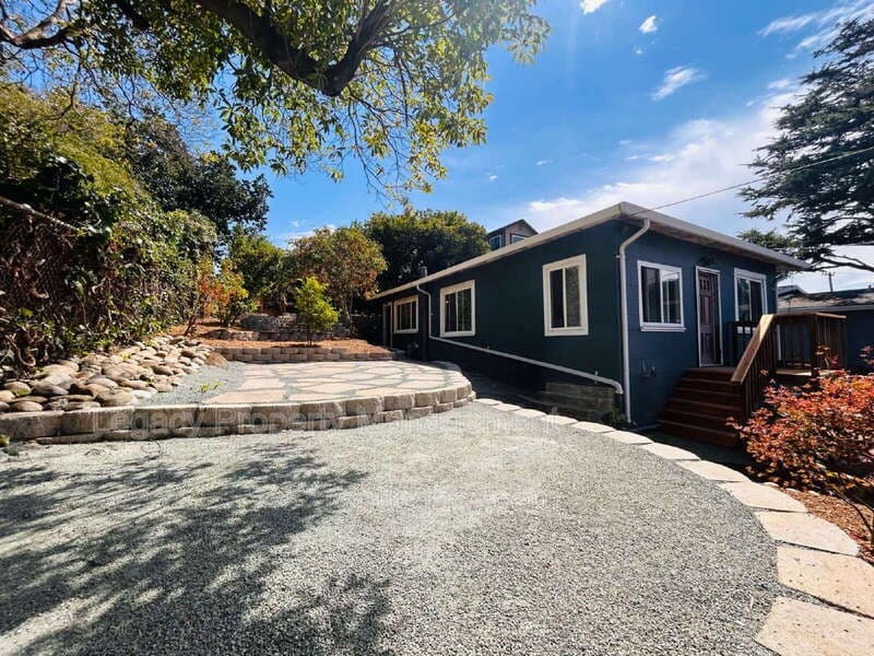 Crockett House: 653 Alhambra Street
