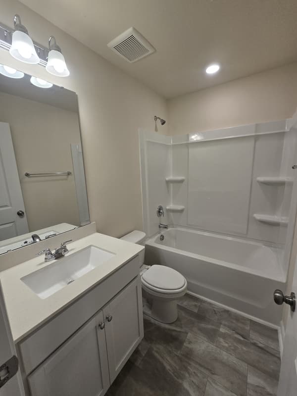Jamestown Townhome: 4028 Beckton Trail