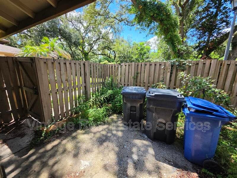 Brandon House: 851 Creekway Ct