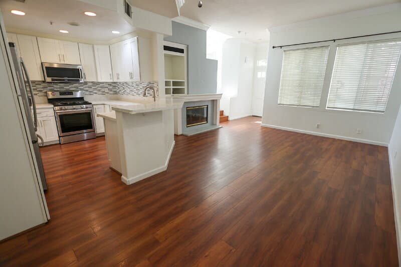 Long Beach House: 2942 Claremore Ln