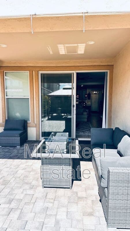 Laveen House: 6803 W Winston Dr