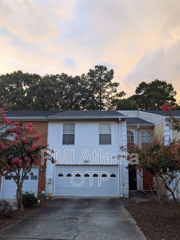 Marietta House: 1782 Millview Dr