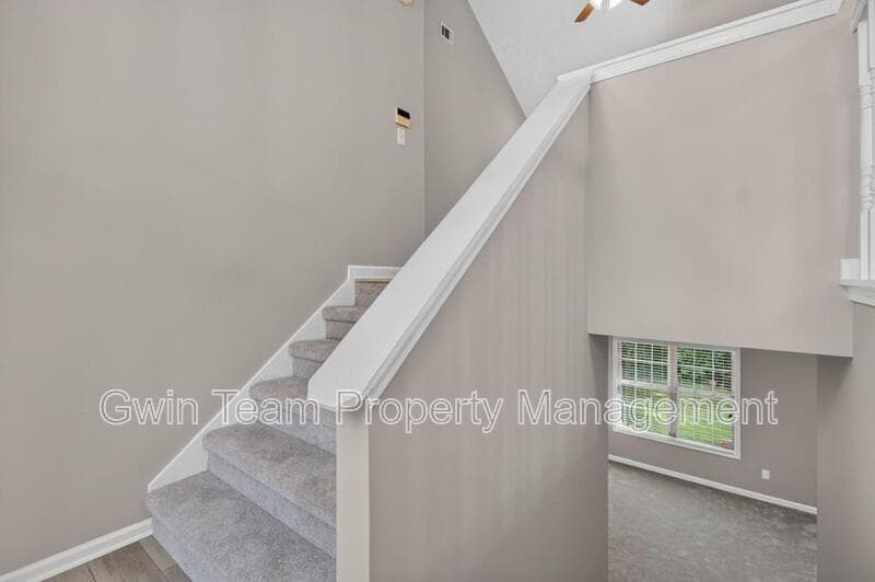 Monroe House: 4025 Hemingway Dr