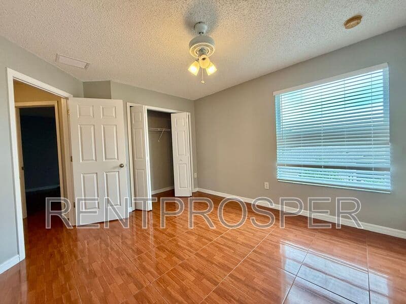 Kissimmee House: 677 Elbridge Dr