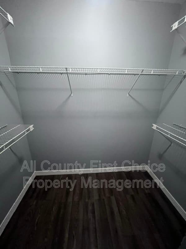 Tarpon Springs House: 39650 US 19 N