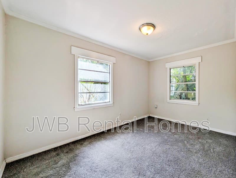 Jacksonville House: 2942 Bethel Ct