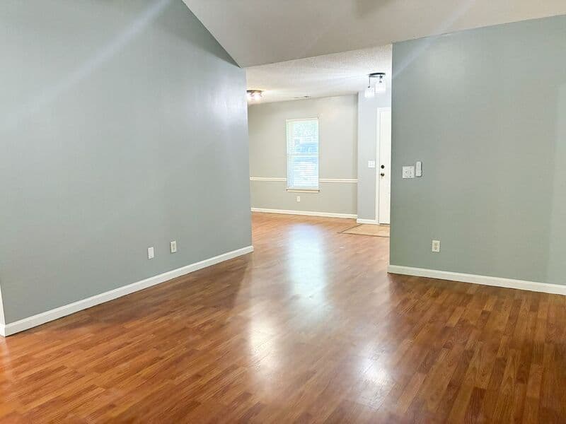 Rincon House: 105 E 9th St