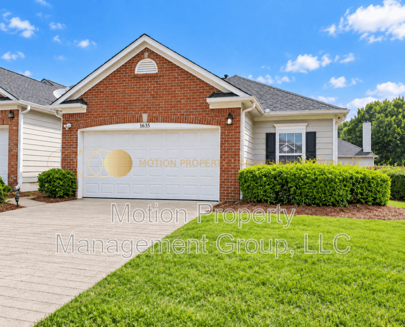Kennesaw House: 1635 Donovans Rdg NW