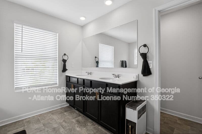 Lithia Springs House: 4842 Layton Dr