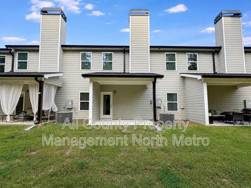 Lula Townhome: 6360 Pine Station Drive