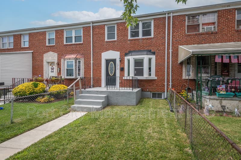 Dundalk Townhome: 1972 Guy Way