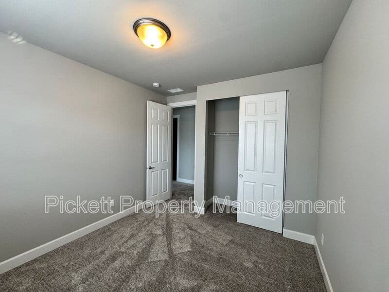 Port Orchard House: 3835 SW Alava Ct