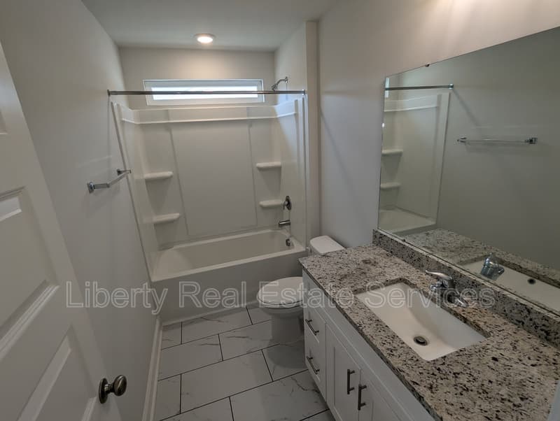 Pooler House: 340 Governor Gwinnett Way