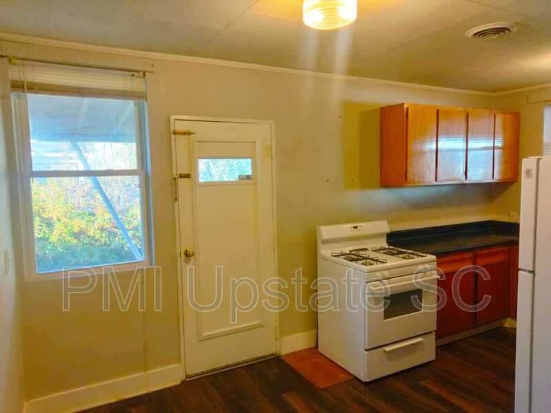 Laurens Condo: 7b Harts Court
