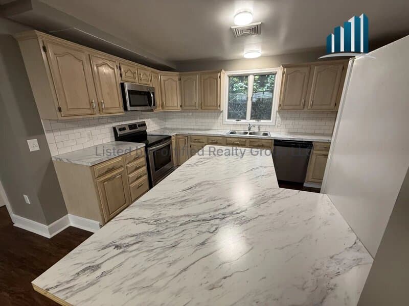 Fall River Condo: 200 County St