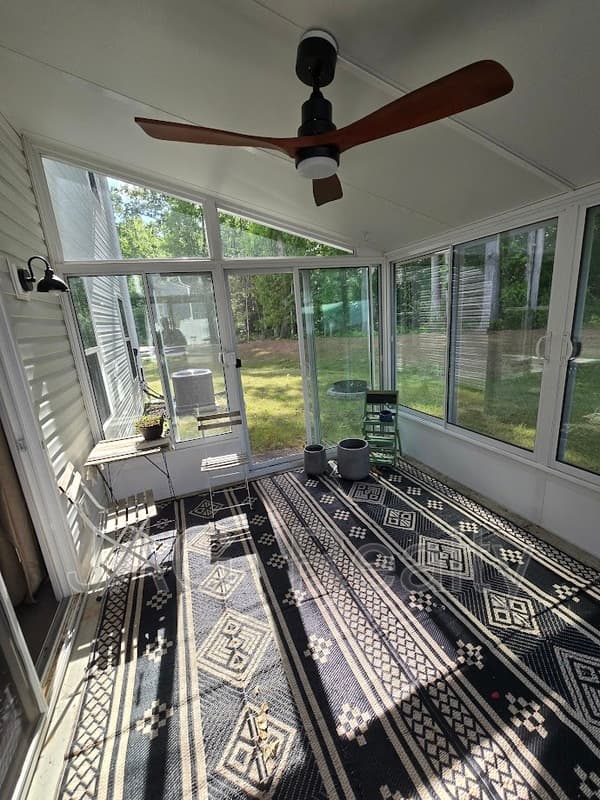 Charlotte House: 8005 Mulberry Glen Lane