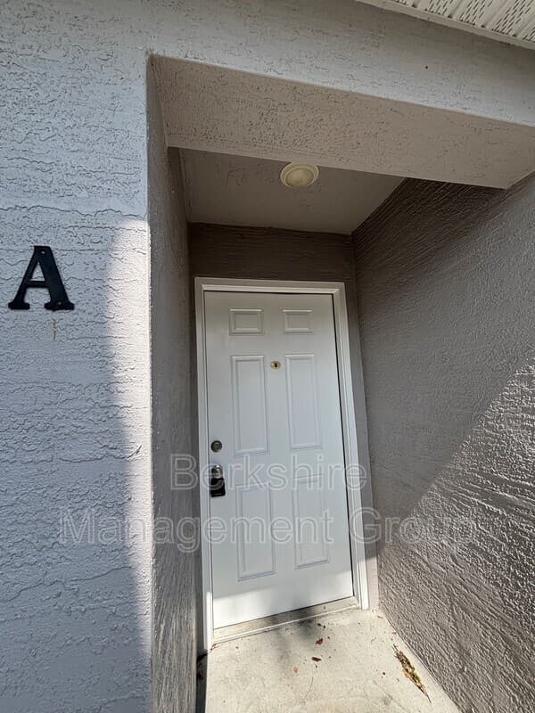 Winter Haven Townhome: 2405 Avenue C SW