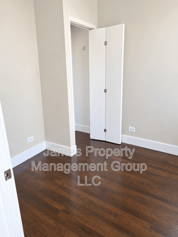 Chicago Condo: 3900 Christiana Ave Unit 2