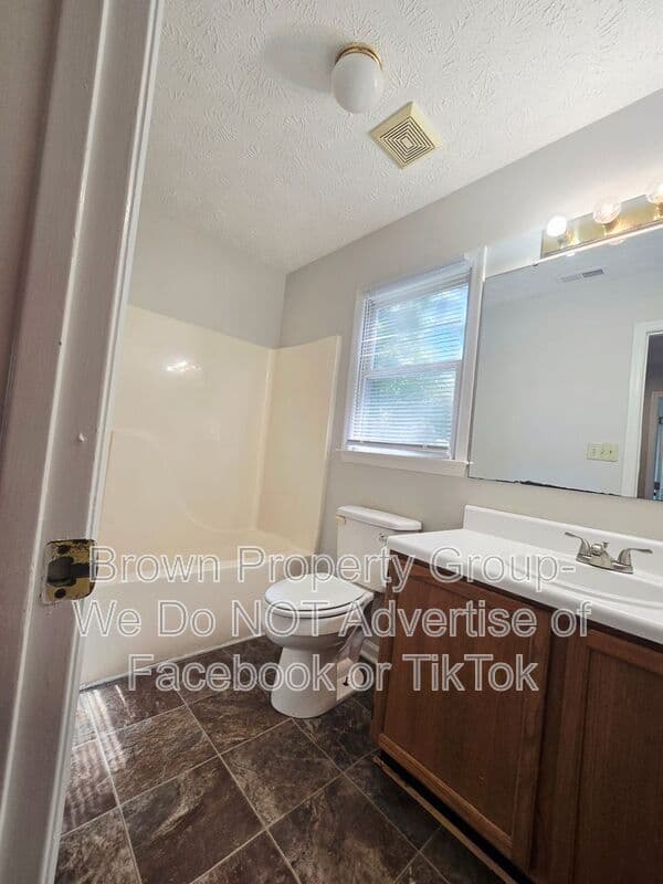 Raeford House: 202 Cobblestone Ct
