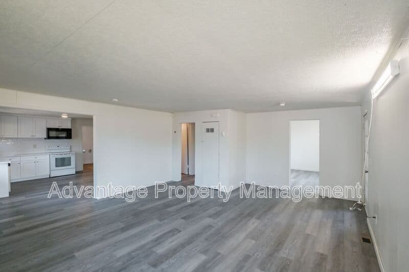Albany House: 1915 5th Ave SE