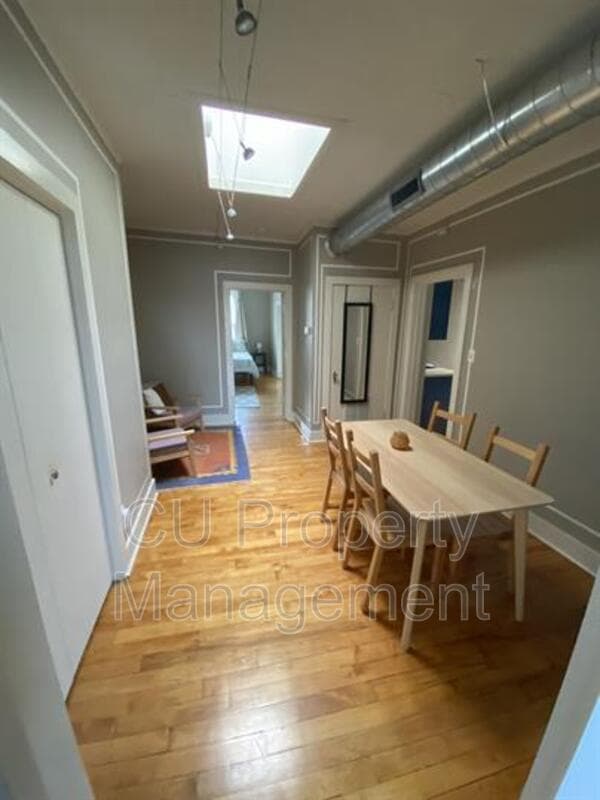 Champaign Condo: 415 North Neil Street - 2