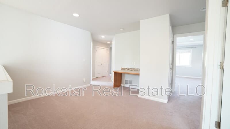 Liberty Lake House: 24999 E Ludlow Ave