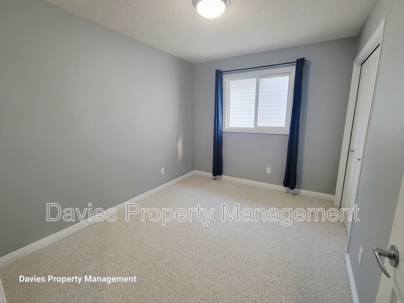 Edmonton House: 1020 118A Street SW