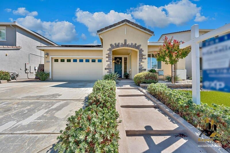 Lincoln House: 1836 Portello Way